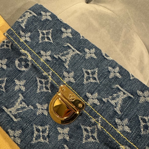 Louis Vuitton Blue Denim Monogram Clutch Push Lock Pochette Plat - Picture 3 of 16